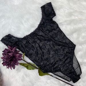 VICTORIA’S SECRET VS Dream Angels lace bodysuit Med